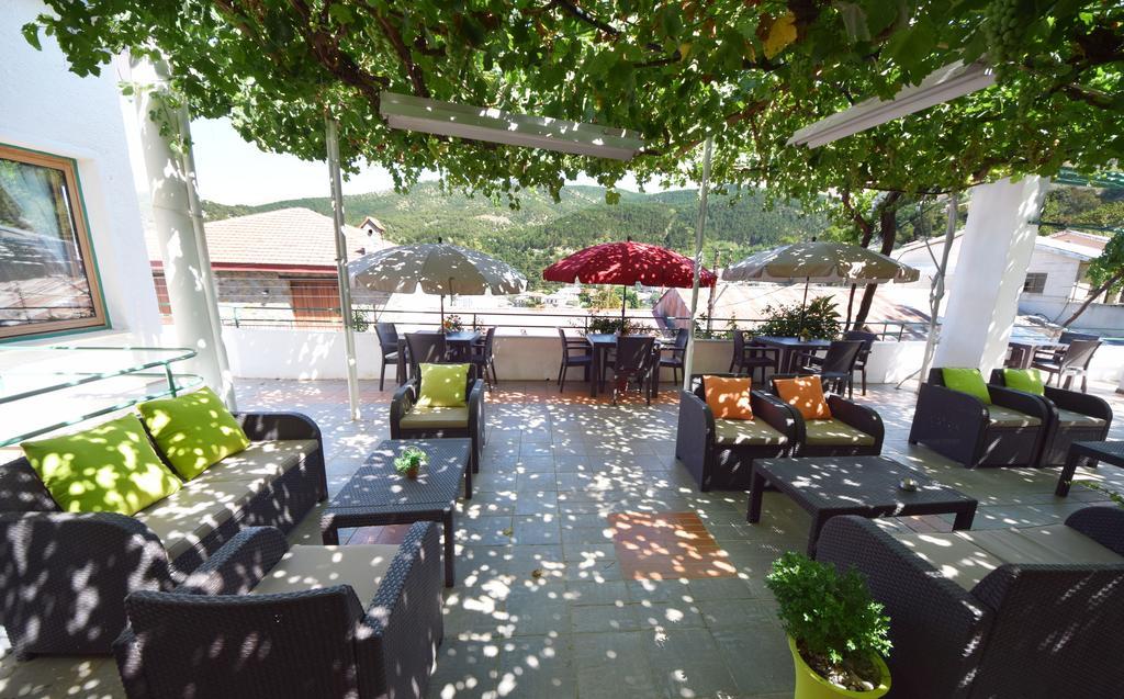 Christys Palace Hotel Pedhoulas Exterior foto