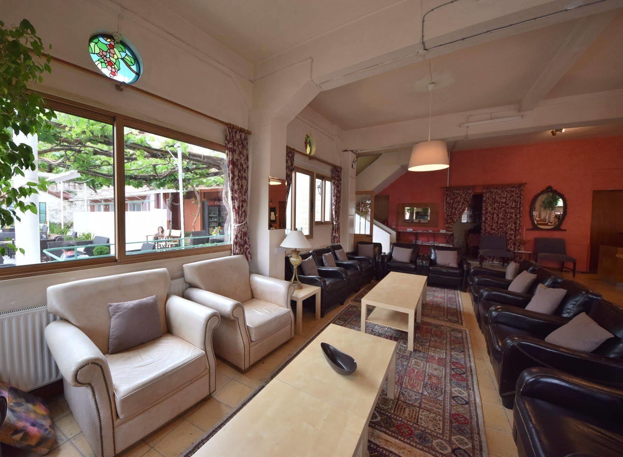 Christys Palace Hotel Pedhoulas Exterior foto