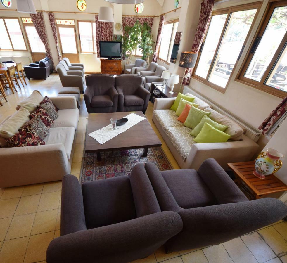 Christys Palace Hotel Pedhoulas Exterior foto