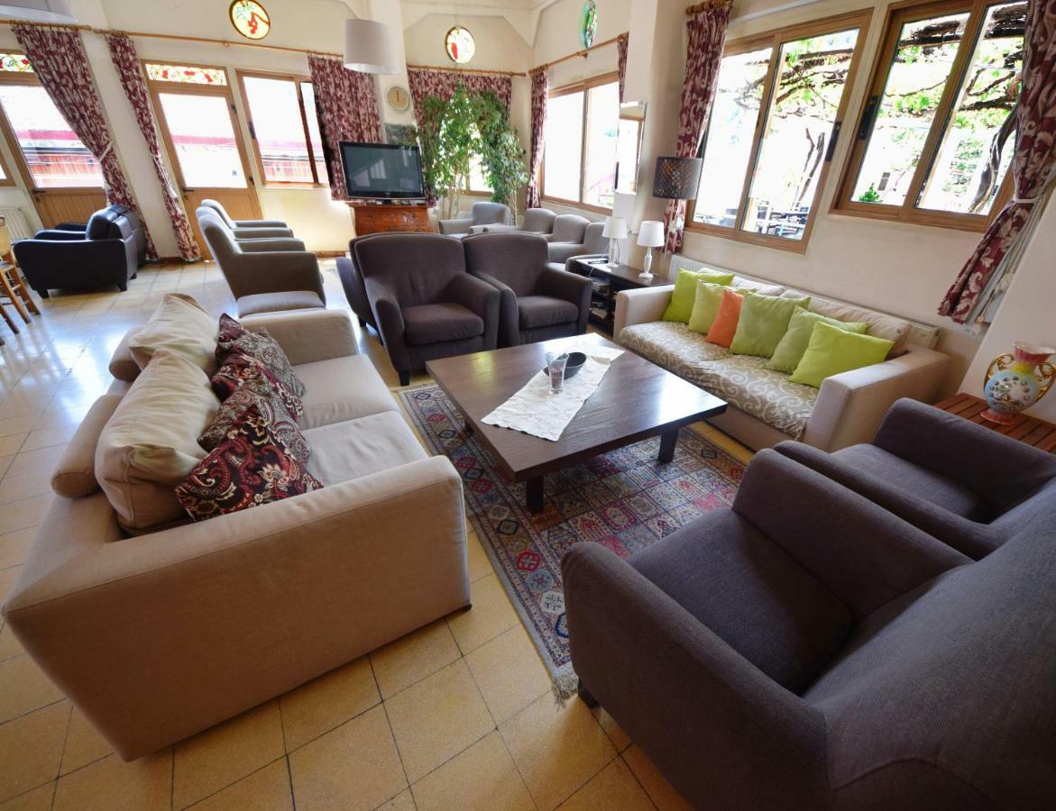 Christys Palace Hotel Pedhoulas Exterior foto